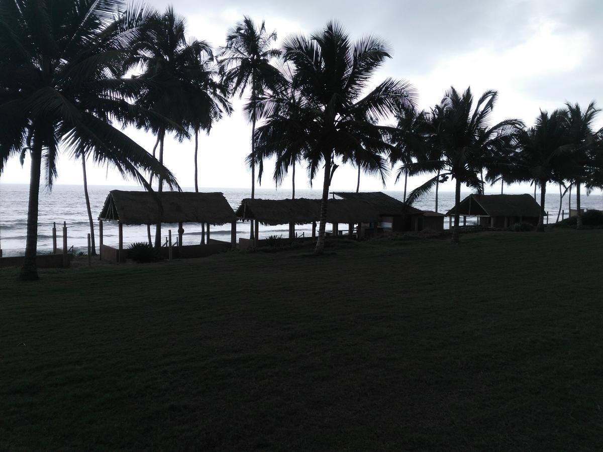 Sankofa Beach House Hotel Kokrobite Exterior photo