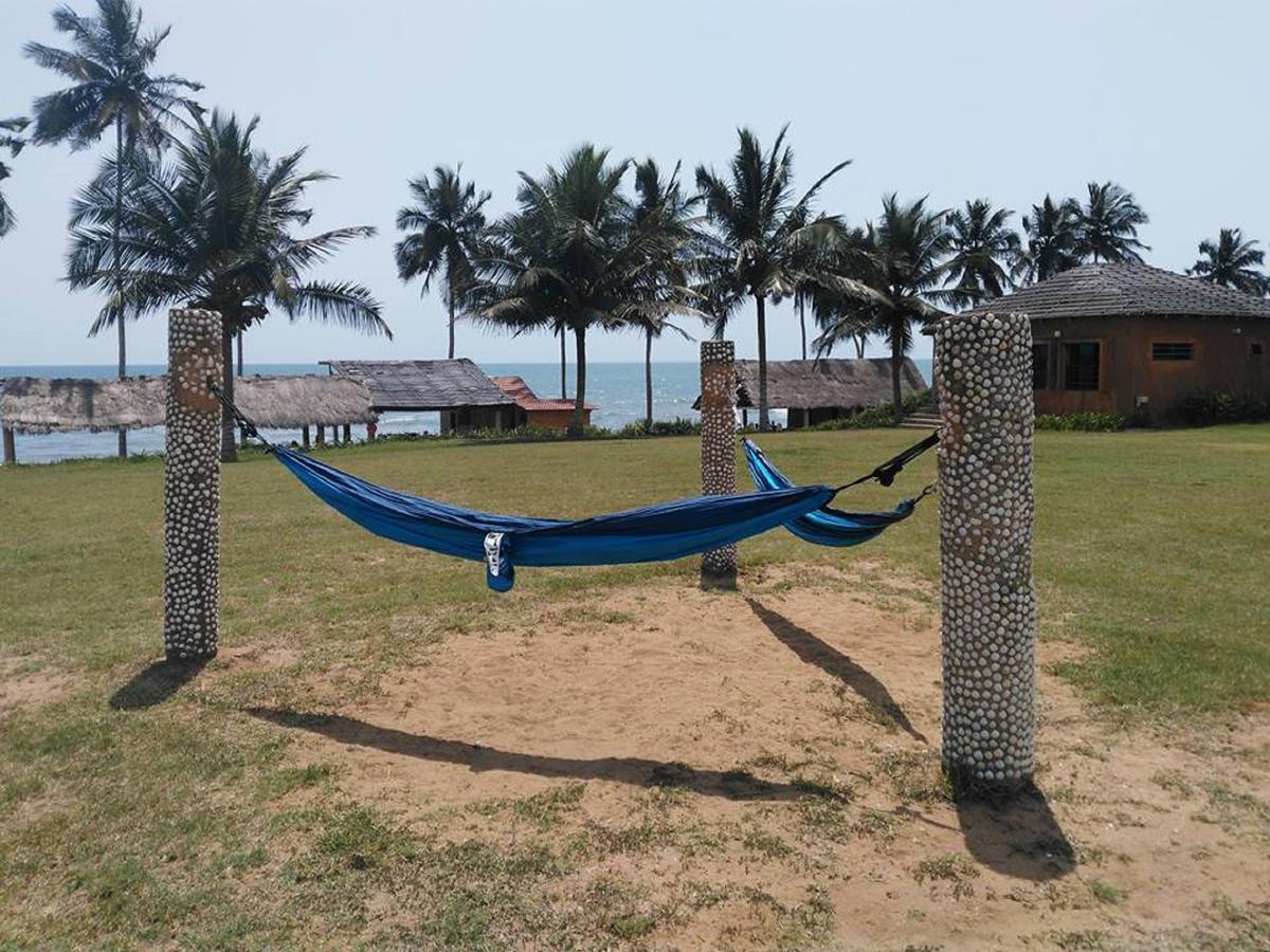 Sankofa Beach House Hotel Kokrobite Exterior photo